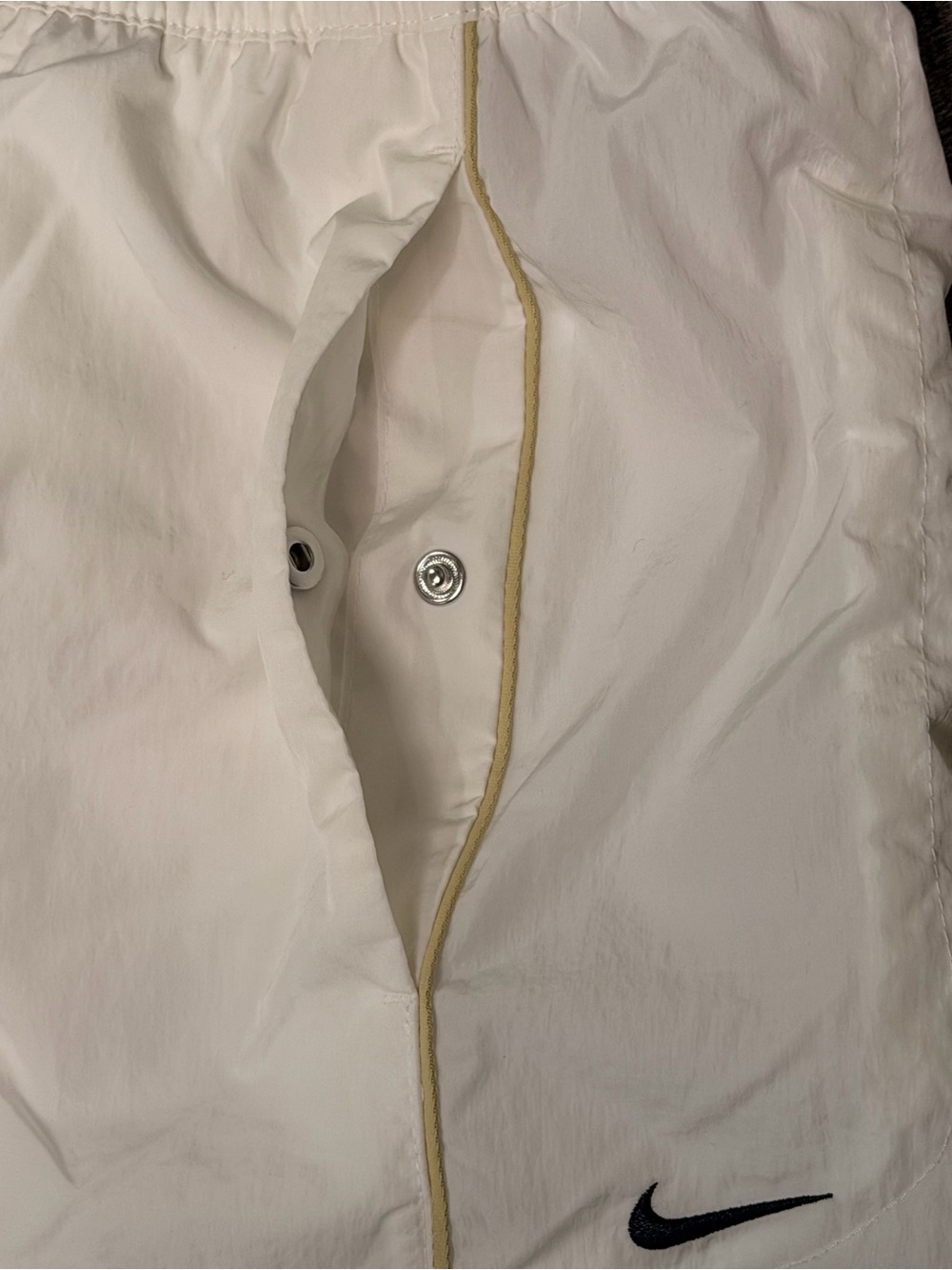Nike Windrunner Women’s White Athletic Shorts with Black Swoosh Large NWT - Picture 4 of 15